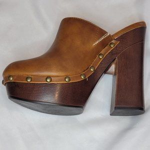 Candie's Platform Mule